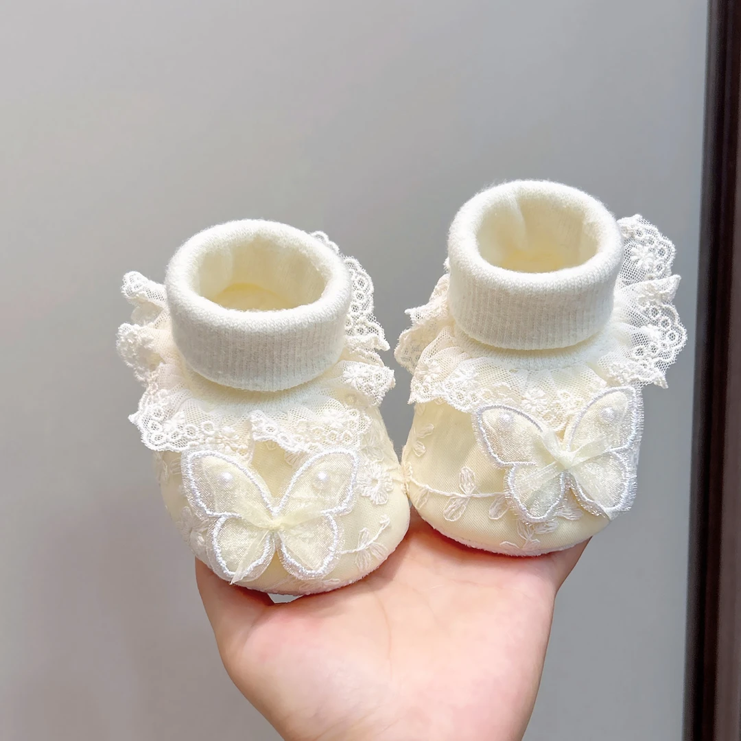 秋冬新生婴儿鞋袜0-1岁3-6月女宝宝蕾丝公主保暖防滑学步地板袜鞋