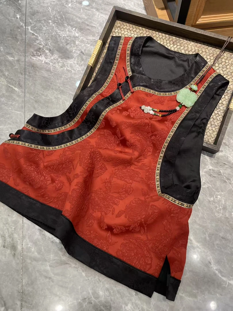 谢美丽-精选经典配色黑边印花马甲新中式