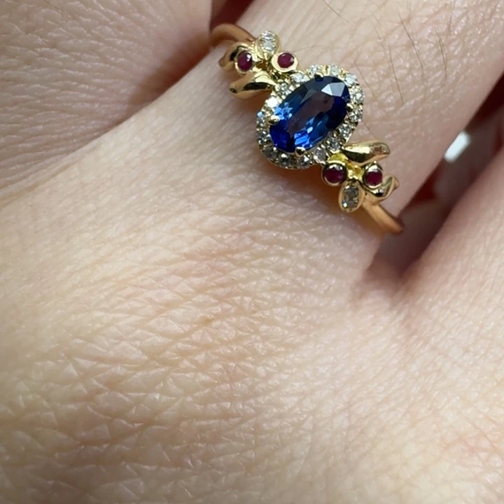 戒指蓝宝石18K金镶嵌