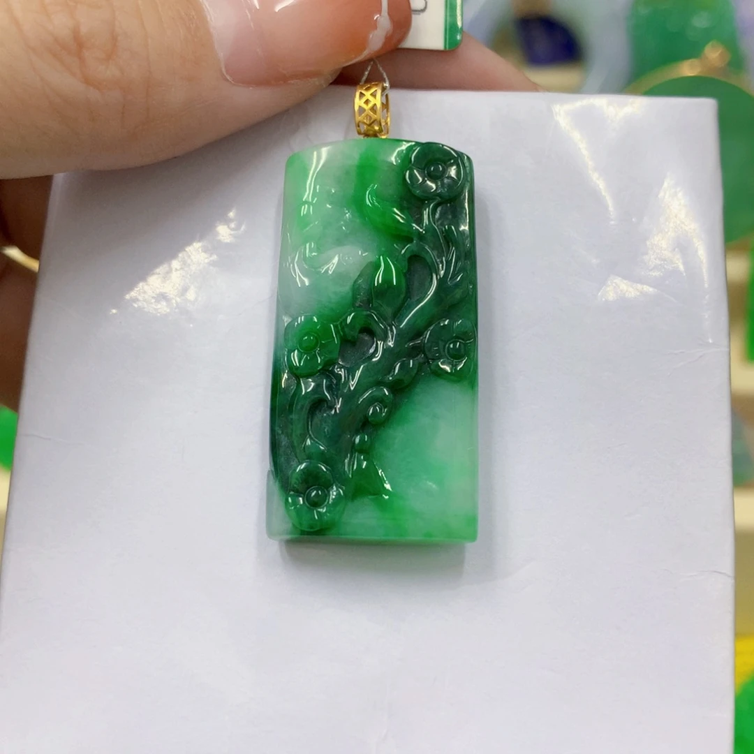 吊坠(不含链)18K金镶嵌翡翠