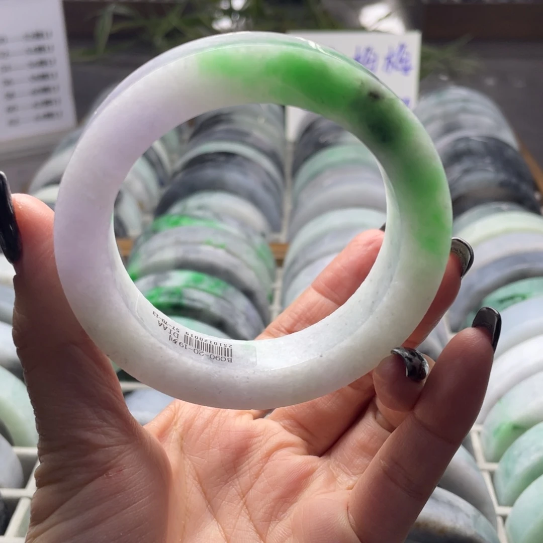 定制翡翠未镶嵌翡翠手镯