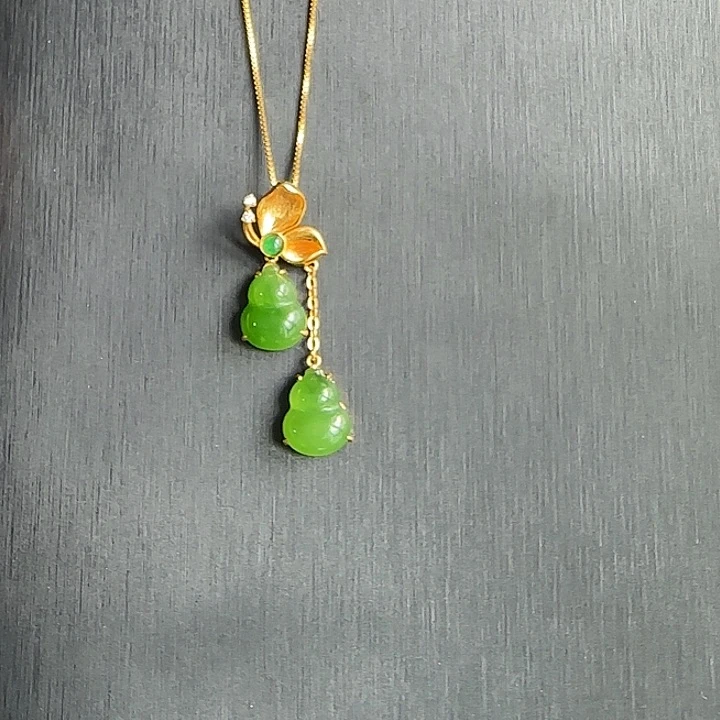 和田玉18K金镶嵌颈饰送银链