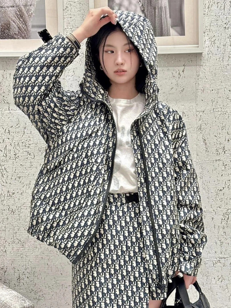 未使用 DIOR/迪奥 24款 灰色 满印 老花 连帽冲锋衣 M码