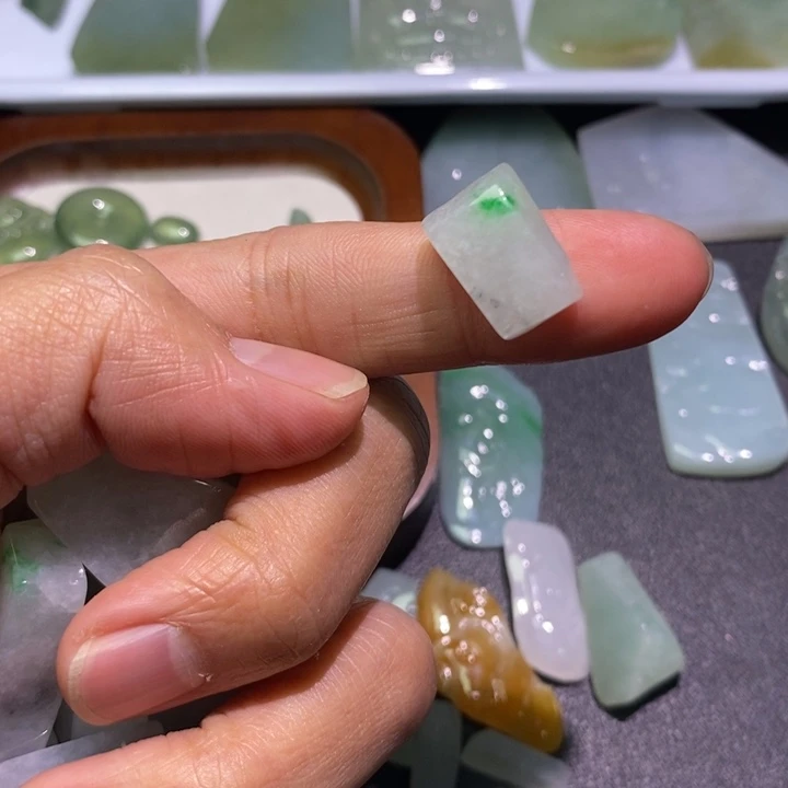 定制翡翠未镶嵌定制