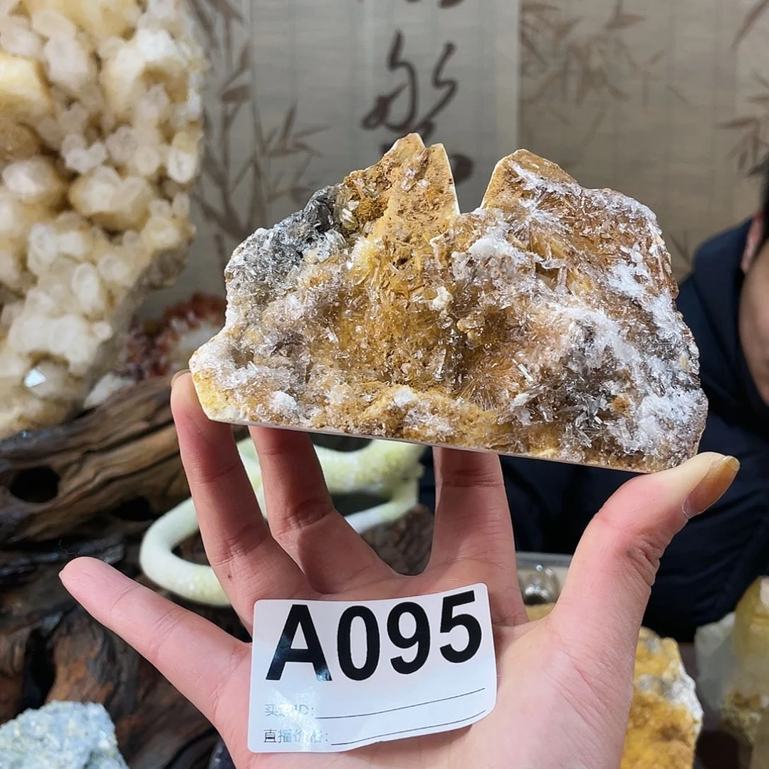 水晶雪山未镶嵌黄水晶