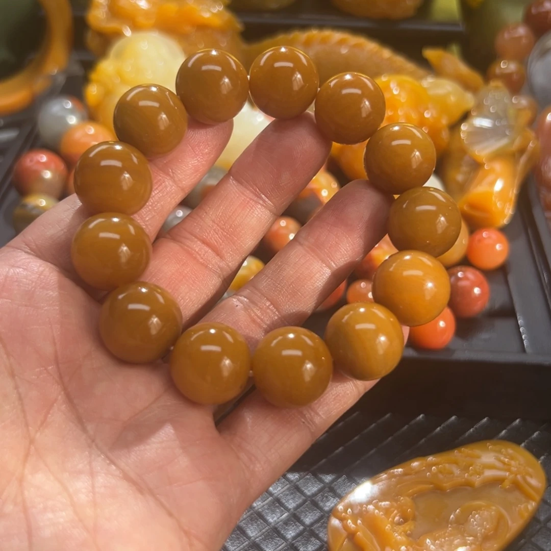 石英质玉未镶嵌颈饰