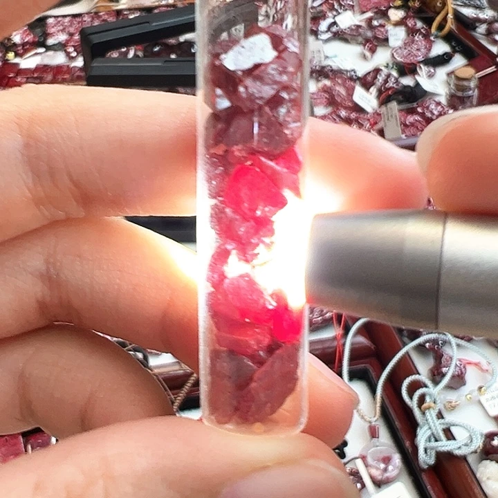 天然辰砂天然朱砂颗粒