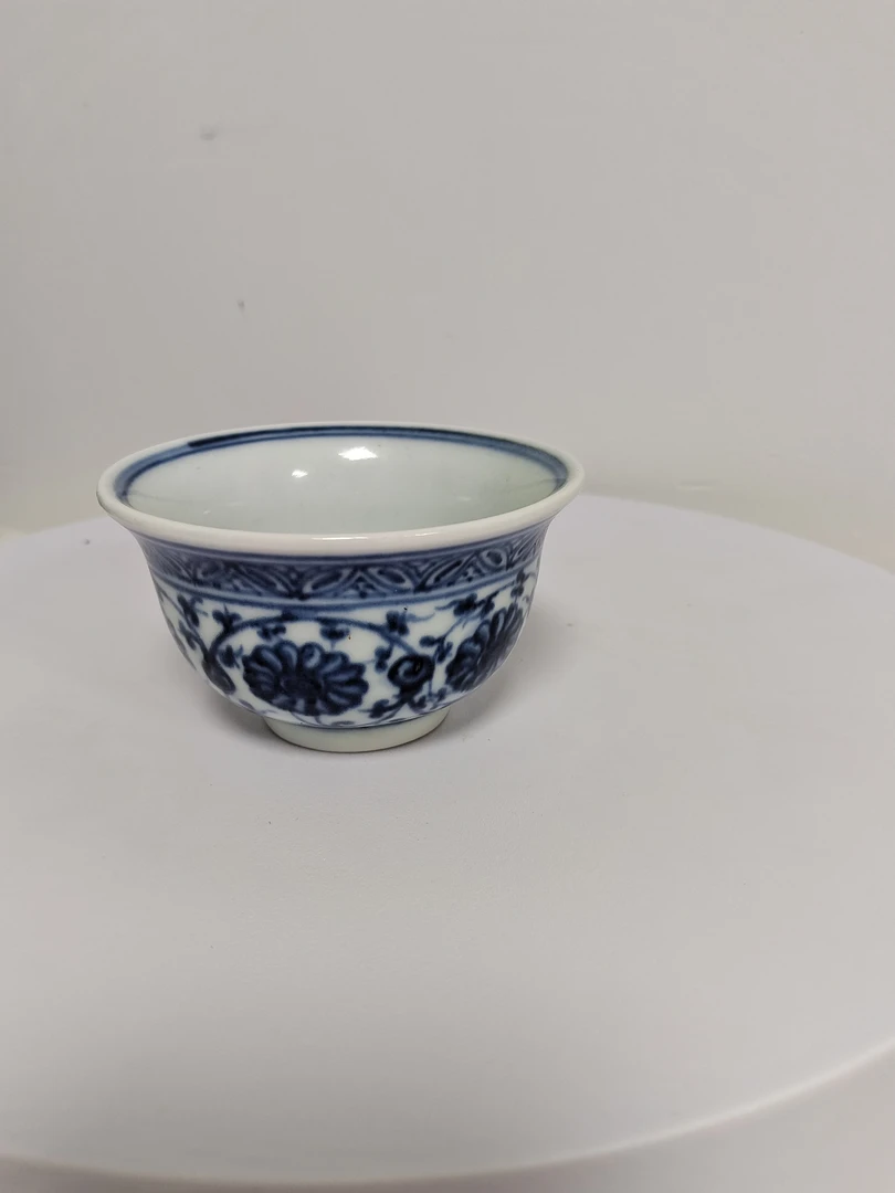 青花缠枝莲陶瓷压手杯高档家用品茗主人杯