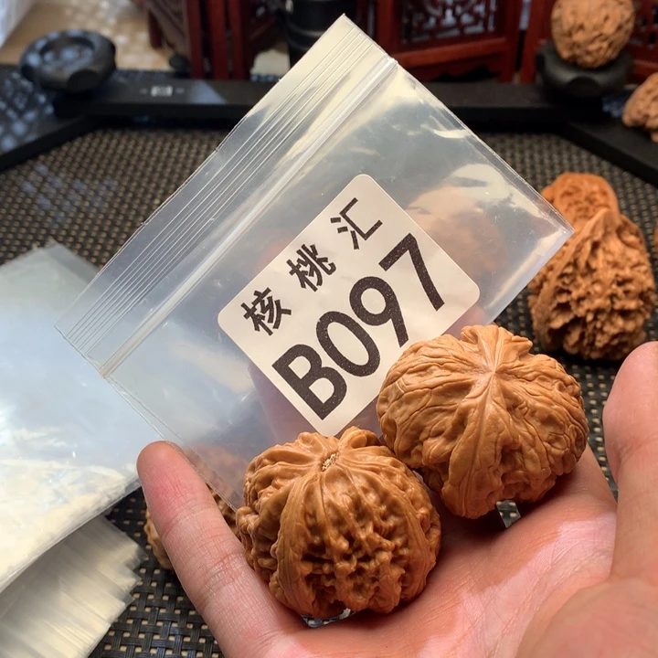 吊坠文玩核桃红锦鲤