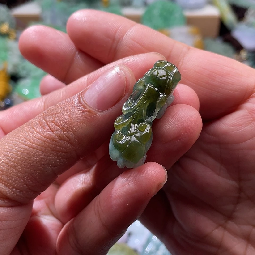 翡翠未镶嵌颈饰翡玉缘翡翠