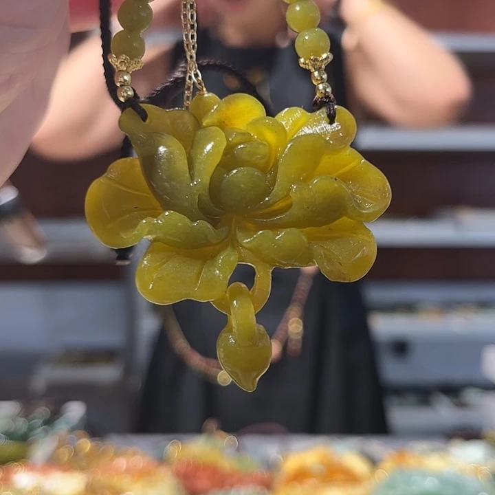 岫玉未镶嵌毛衣链