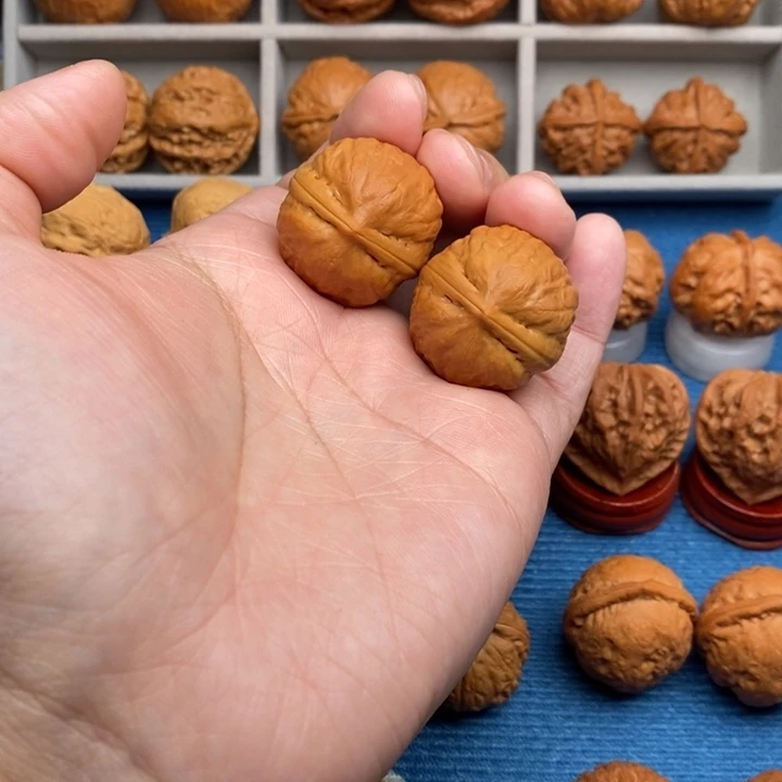 文玩核桃把件小石头