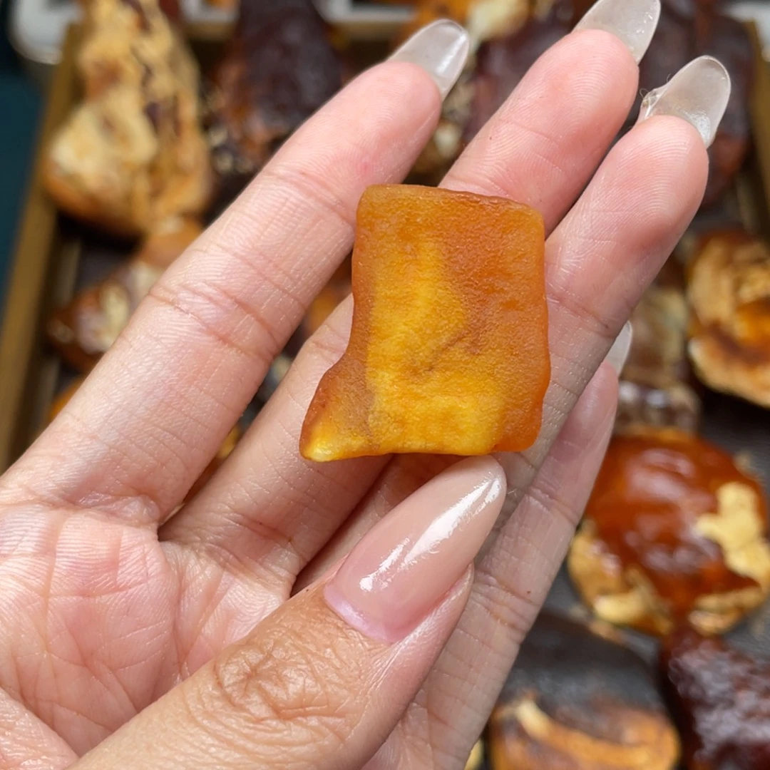 琥珀未镶嵌珠宝奇石