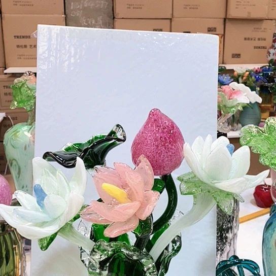 琉璃花瓶高45厘米宽12厘米