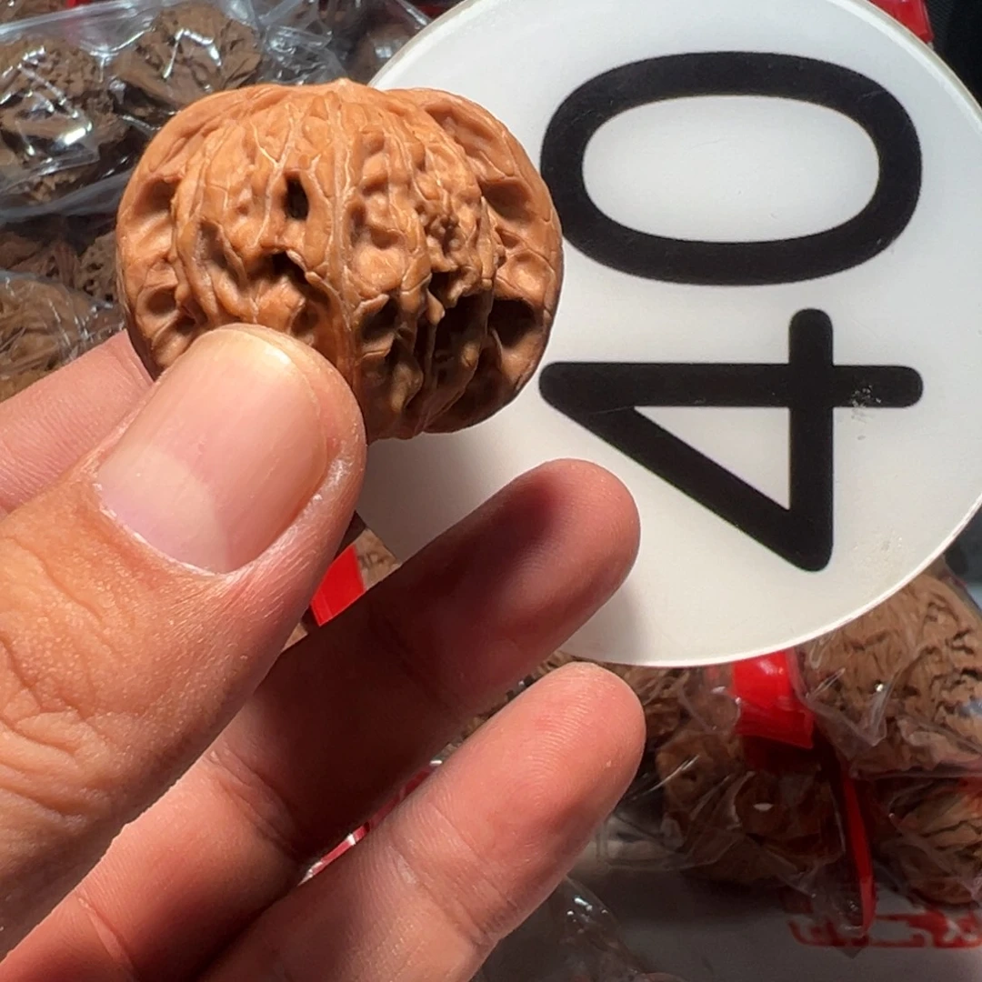 風***山文玩核桃，白色40号