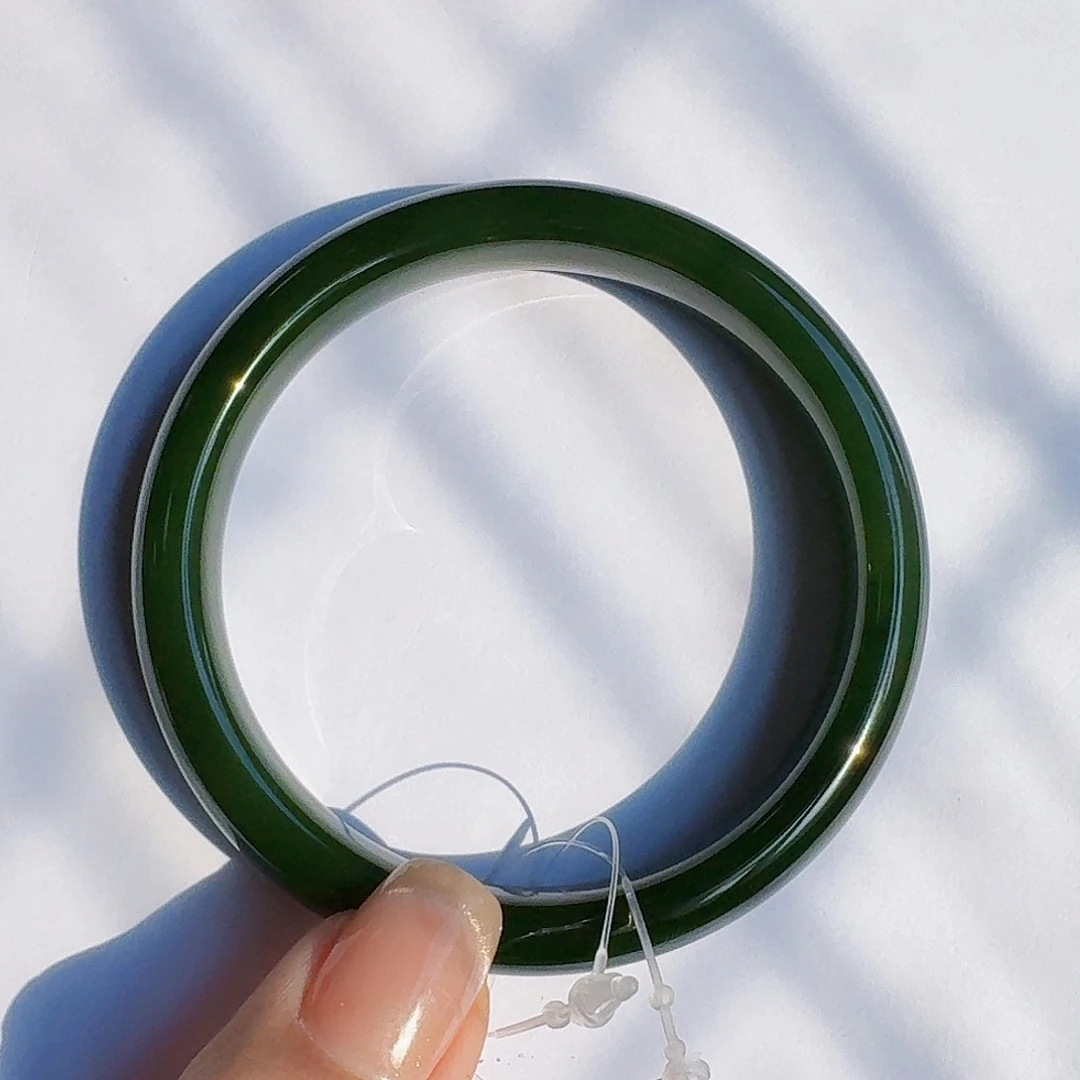 顺***。和田玉（碧玉）未镶嵌手镯