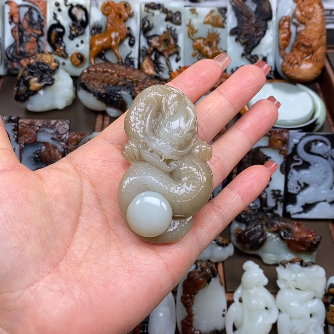 颈饰未镶嵌和田玉