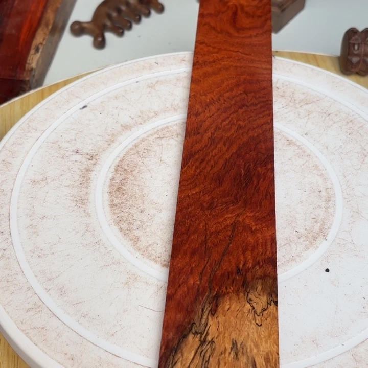 大叶紫檀（黑酸枝木类）