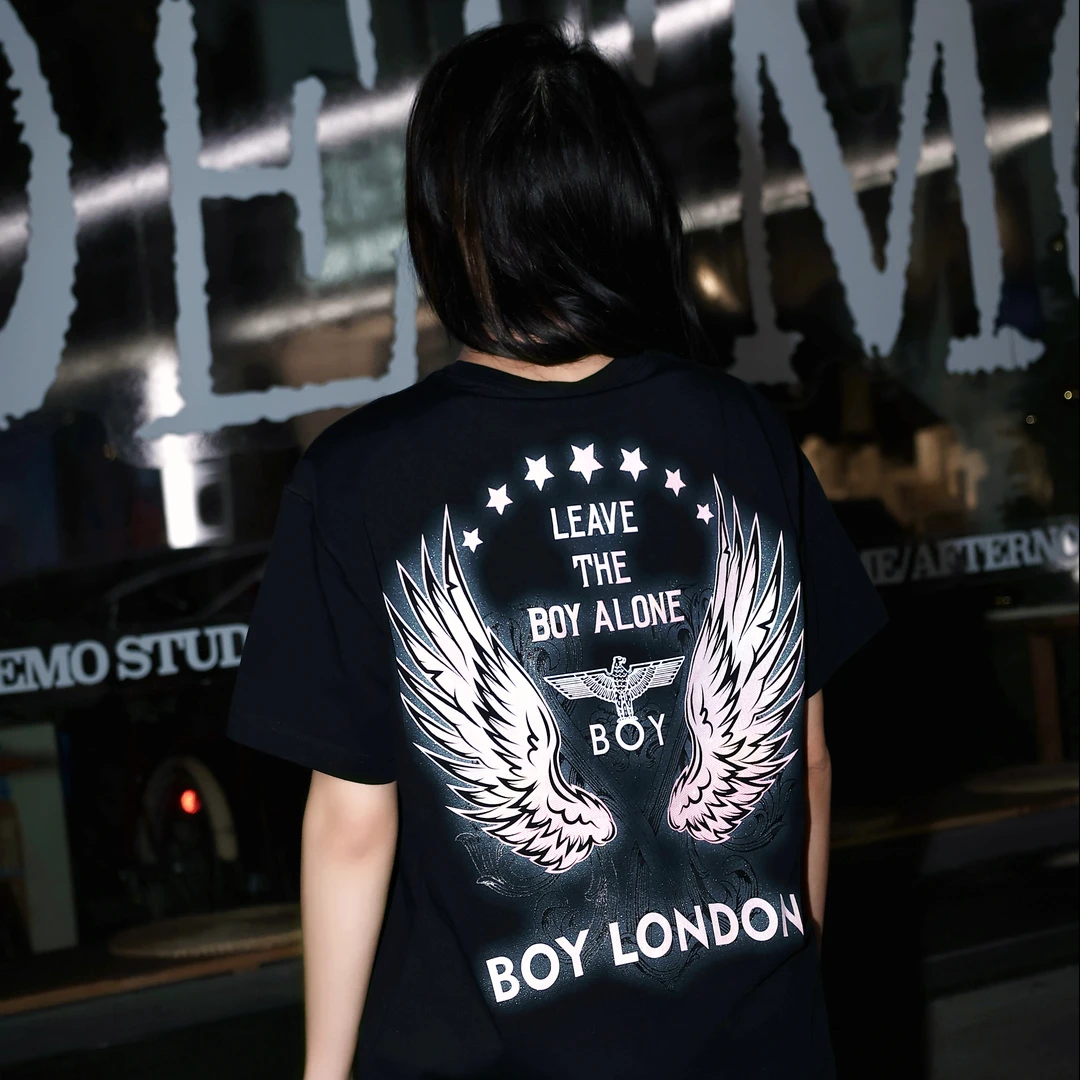 【飞鸟绮梦】BOYLONDON夏季短袖情侣款闪粉琥珀流光百搭T恤N01803