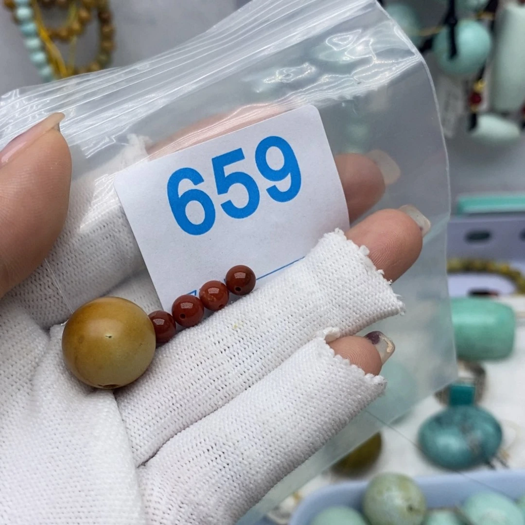 南红玛瑙未镶嵌珠宝奇石绳*