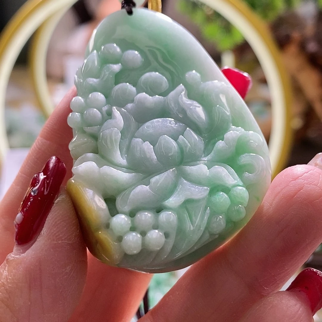 【闪购商品】翡翠颈饰未镶嵌花