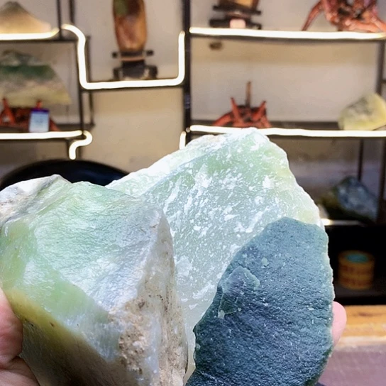 【闪购商品】蛇纹石玉未镶嵌原石关****火