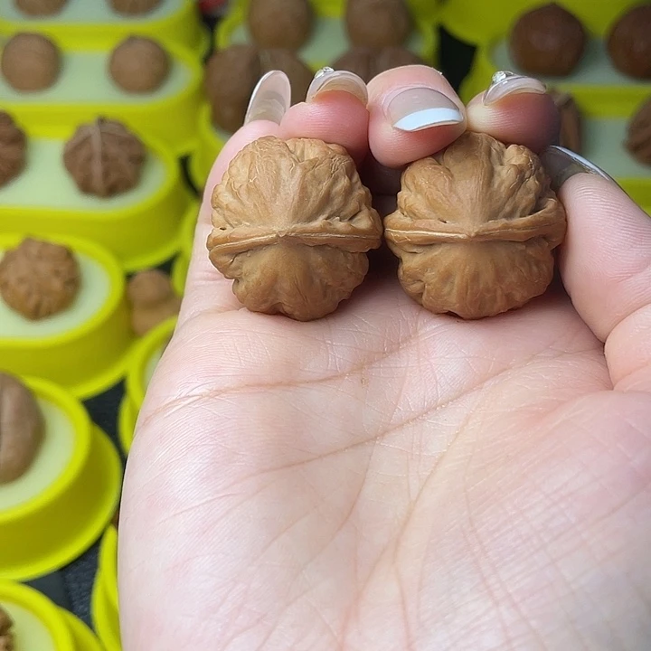 吊坠文玩核桃正圆粗筋