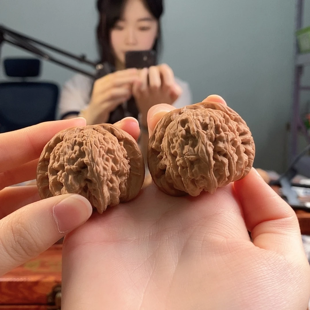 文玩核桃吊坠45白狮子