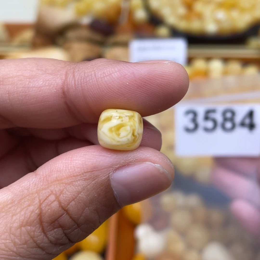 琥珀珠宝奇石未镶嵌花粉