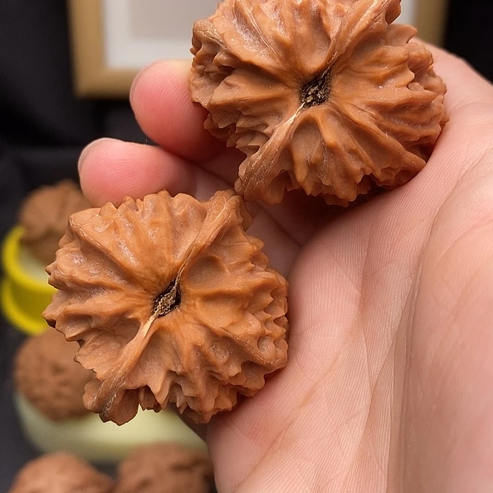 吊坠桃核曹大龙白