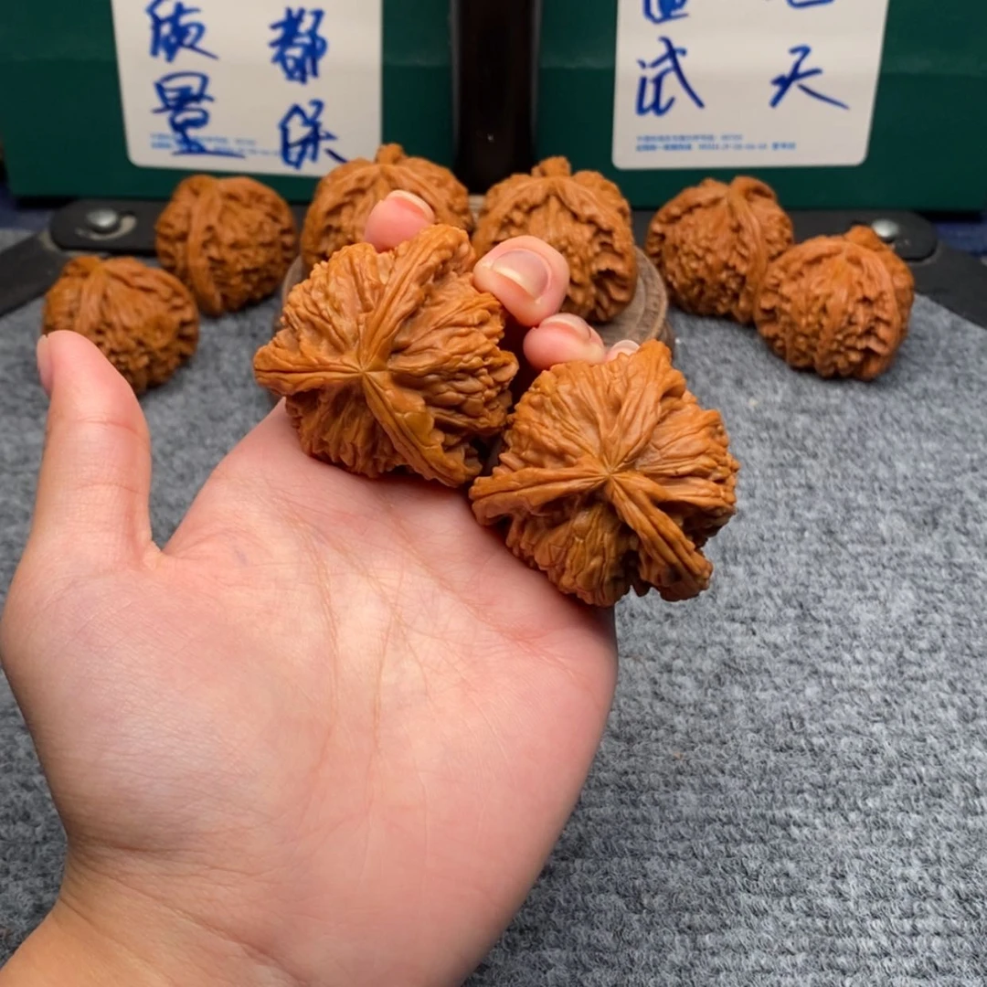 【闪购商品】吊坠文玩核桃一****的白狮子