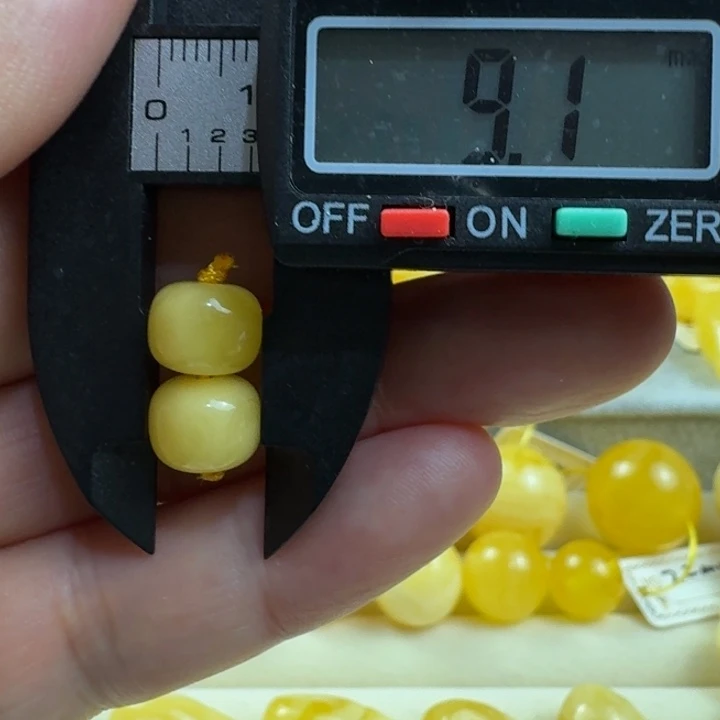 未镶嵌琥珀裸石33