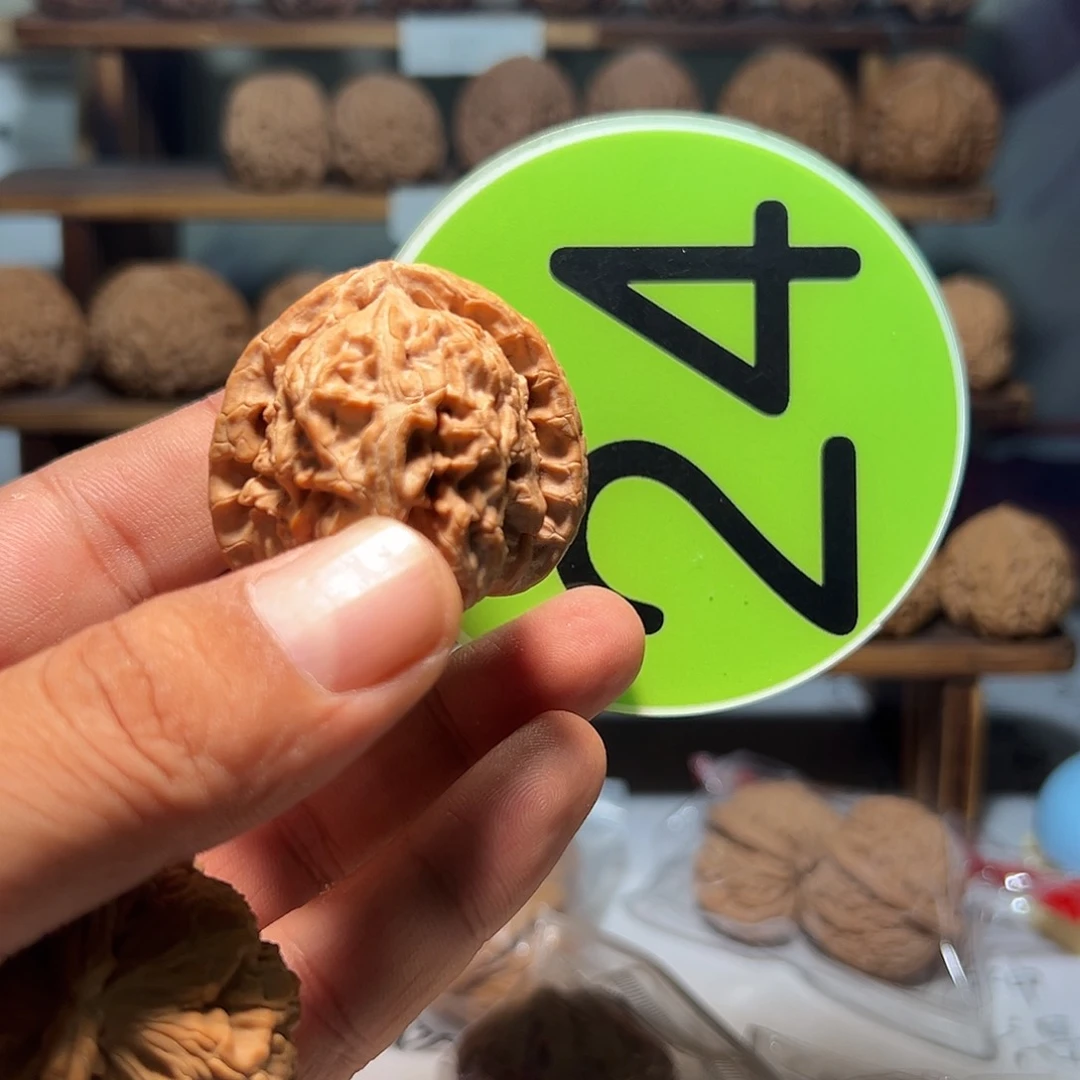 苦*籽文玩核桃，绿色24号