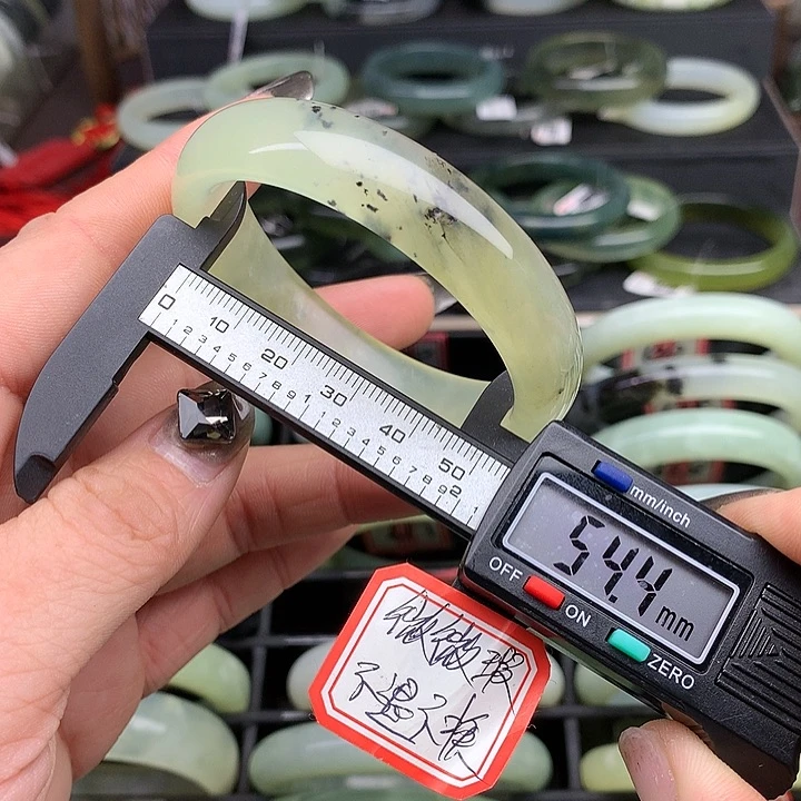 蛇纹石玉手镯未镶嵌616