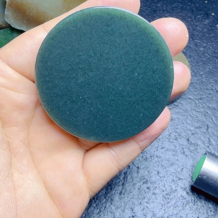 和田玉（糖玉）未镶嵌珠宝奇石