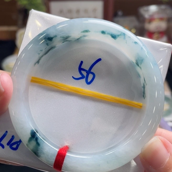 翡翠未镶嵌手镯56.3新货飘花 巨值