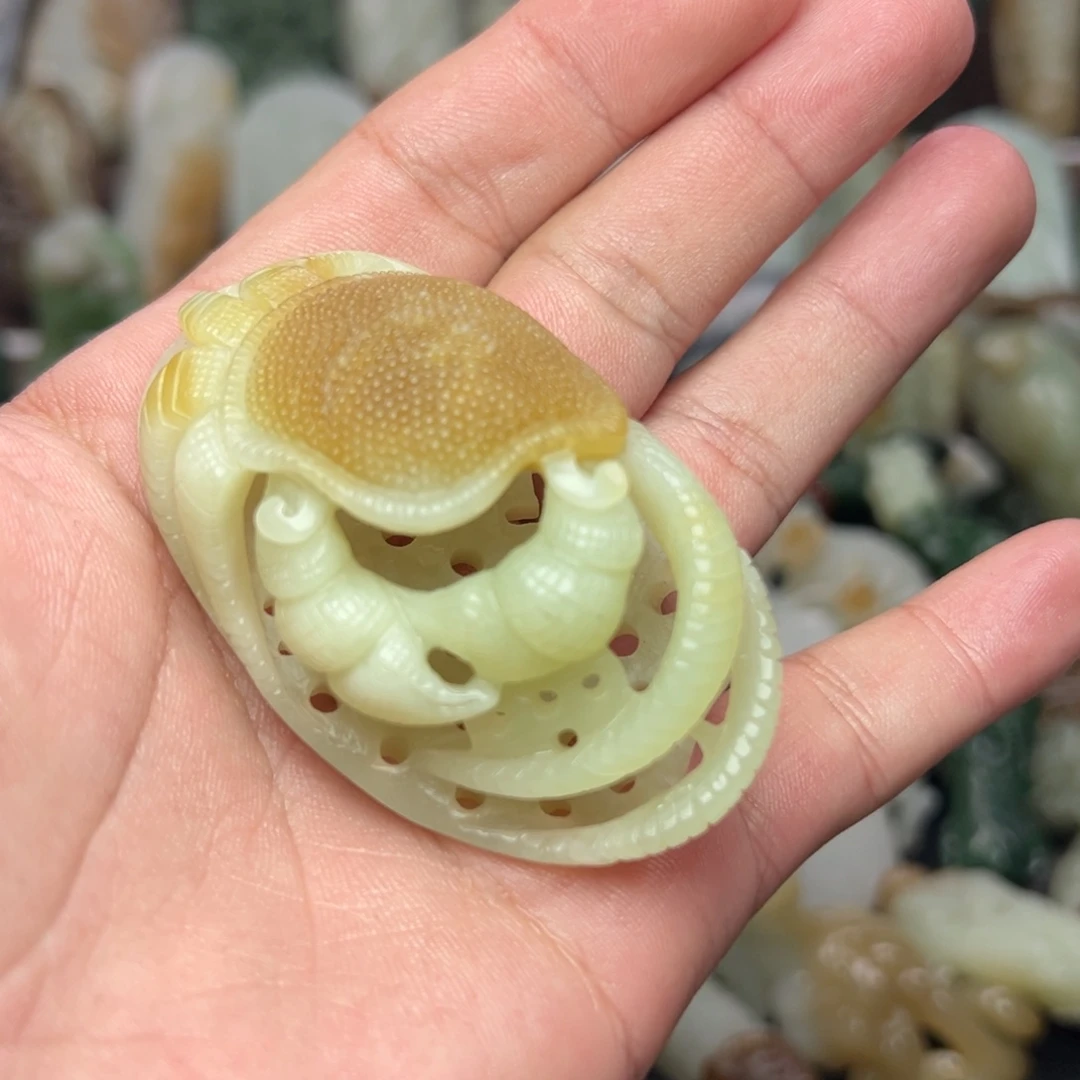 和田玉未镶嵌把件