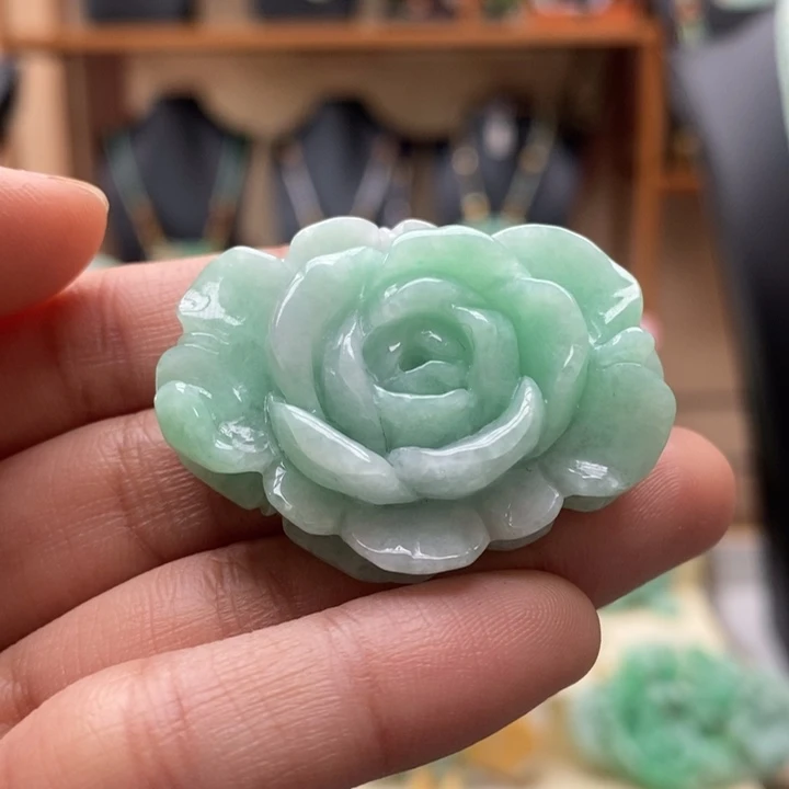翡翠颈饰未镶嵌翡翠吊坠