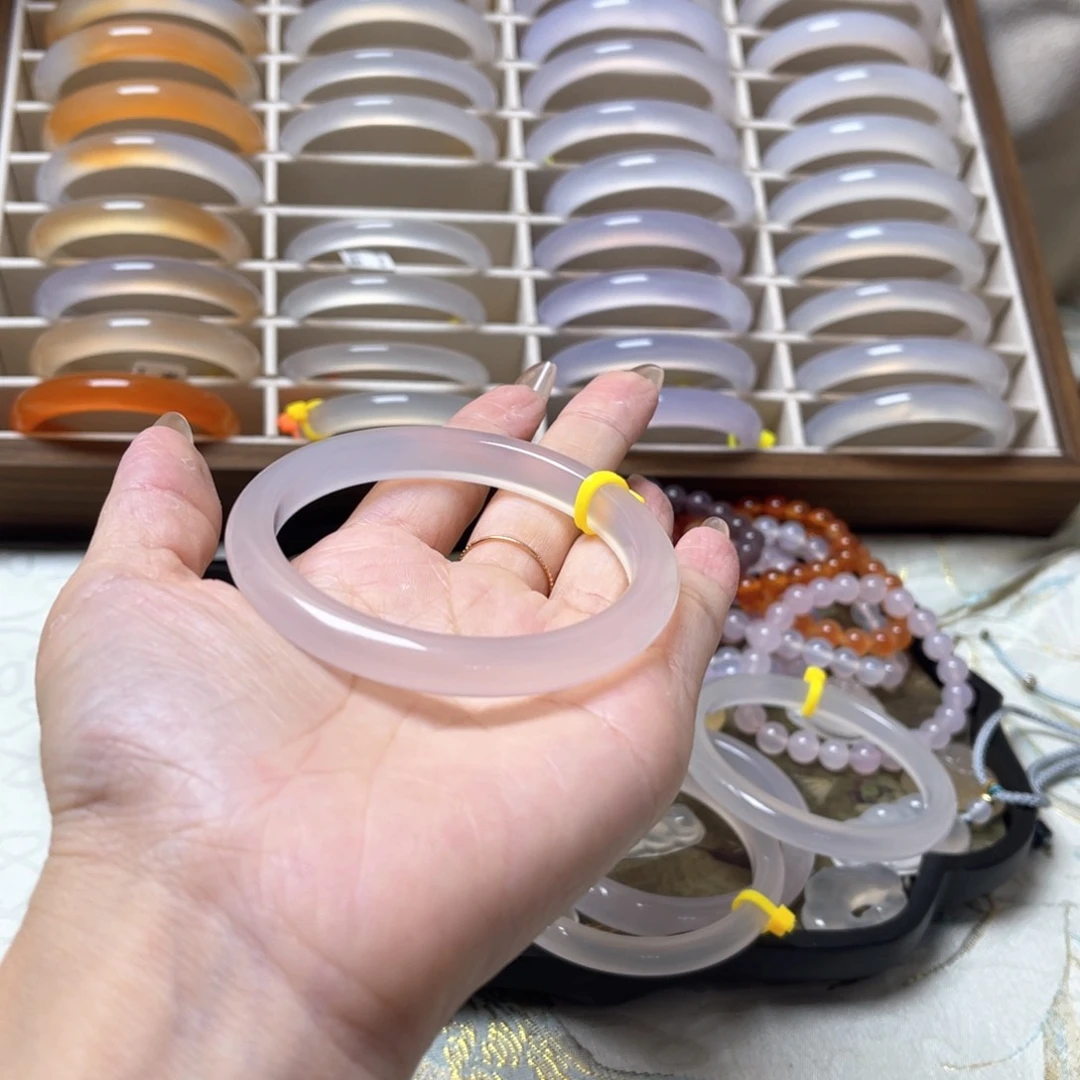 7***0玛瑙/玉髓手镯未镶嵌