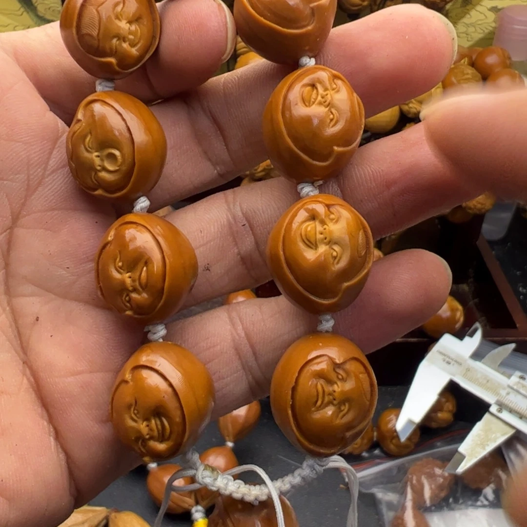 吊坠橄榄核铁盒钻石面