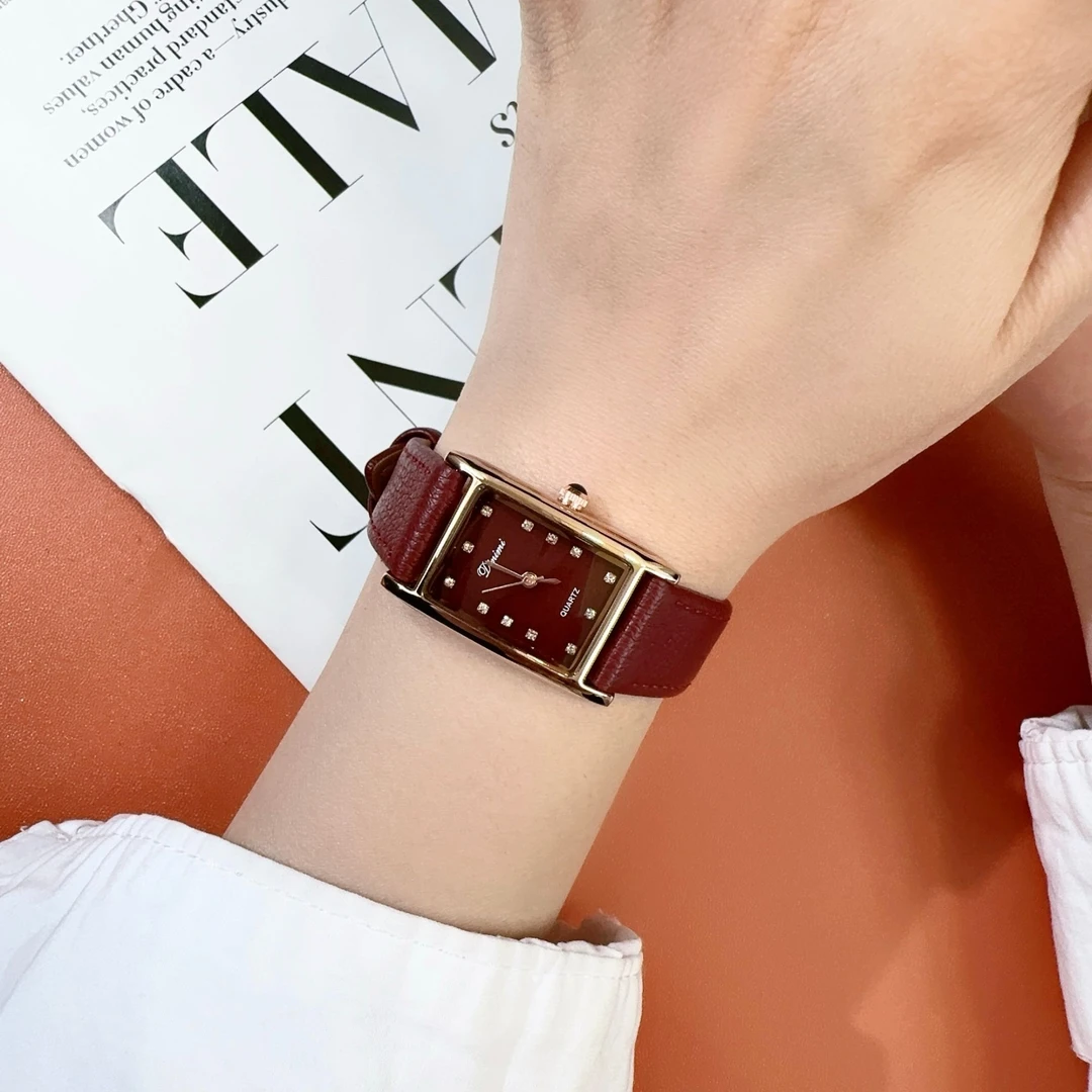 简约气质百搭精致时尚轻奢潮流高级感小众方形镶钻真皮防水女士表