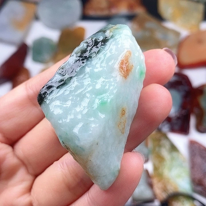 颈饰未镶嵌翡翠天然