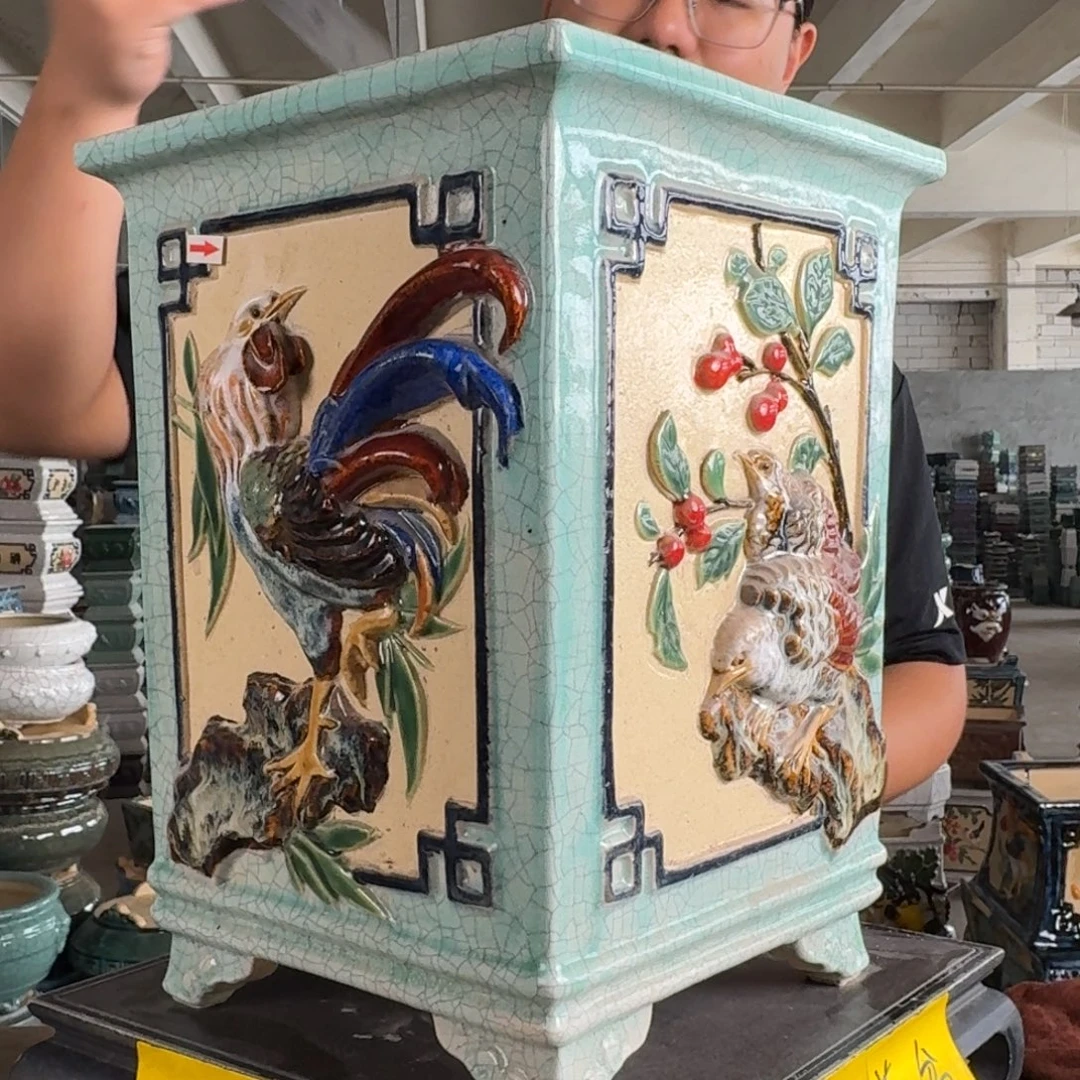 。一风堂石湾花盆 鸡冠没了 鸡翅微瑕 小缝隙 内20*30
