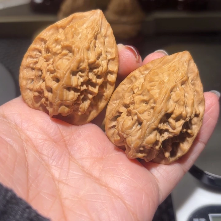 把件文玩核桃37十三陵鸡心