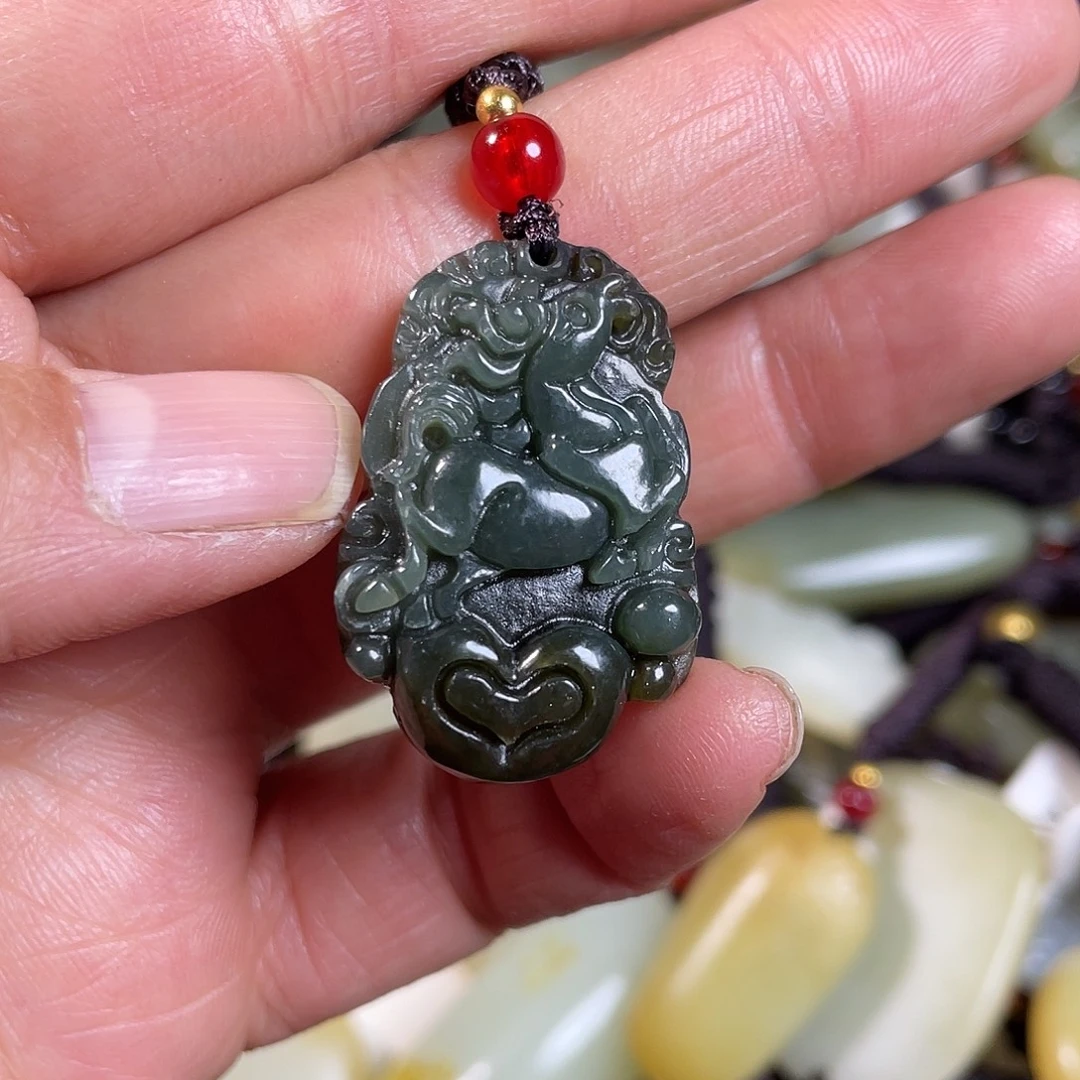 和田玉未镶嵌颈饰