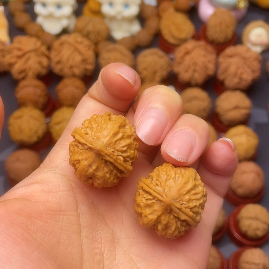 文玩核桃把件珊瑚塔