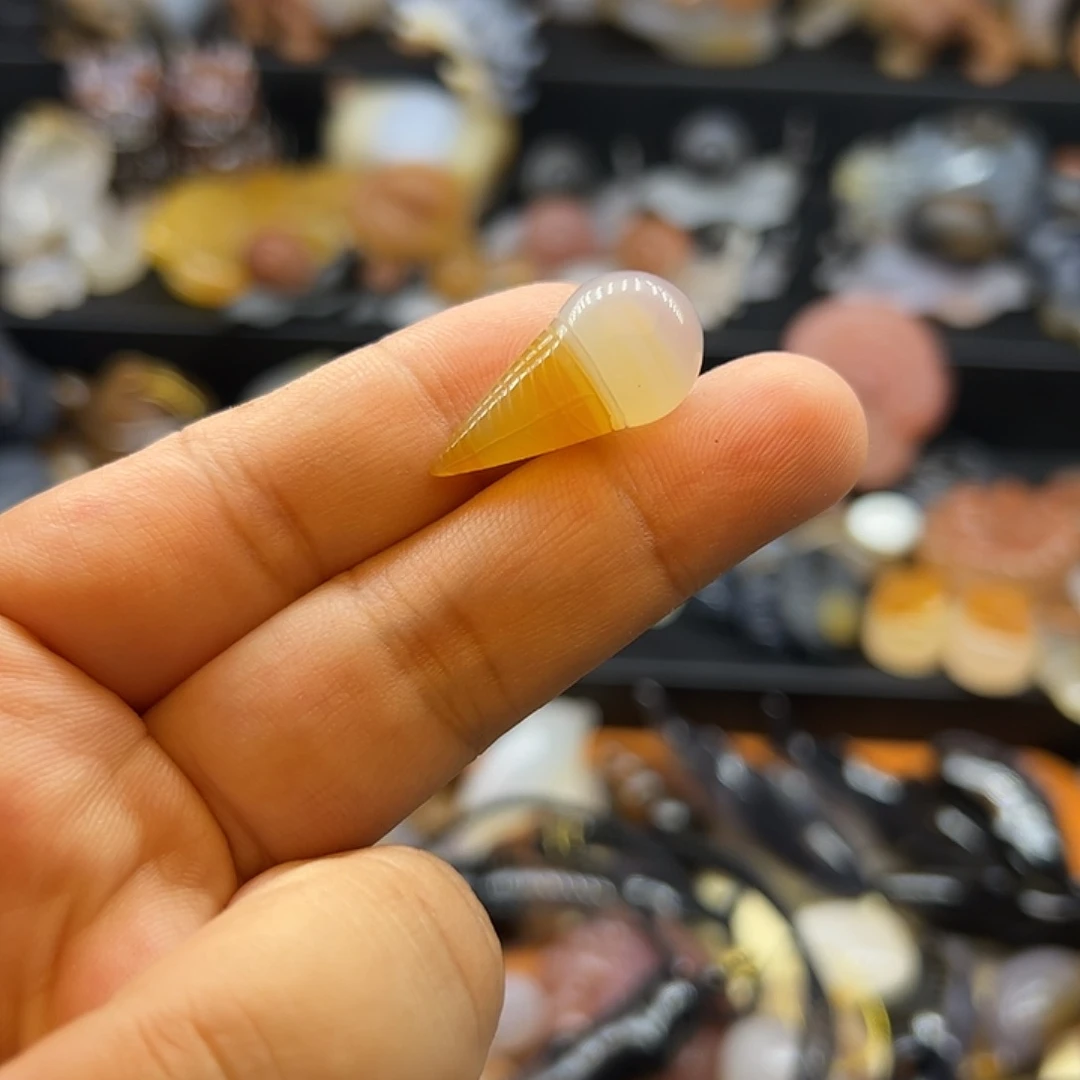 玛瑙/玉髓未镶嵌手玩摆件冰淇淋