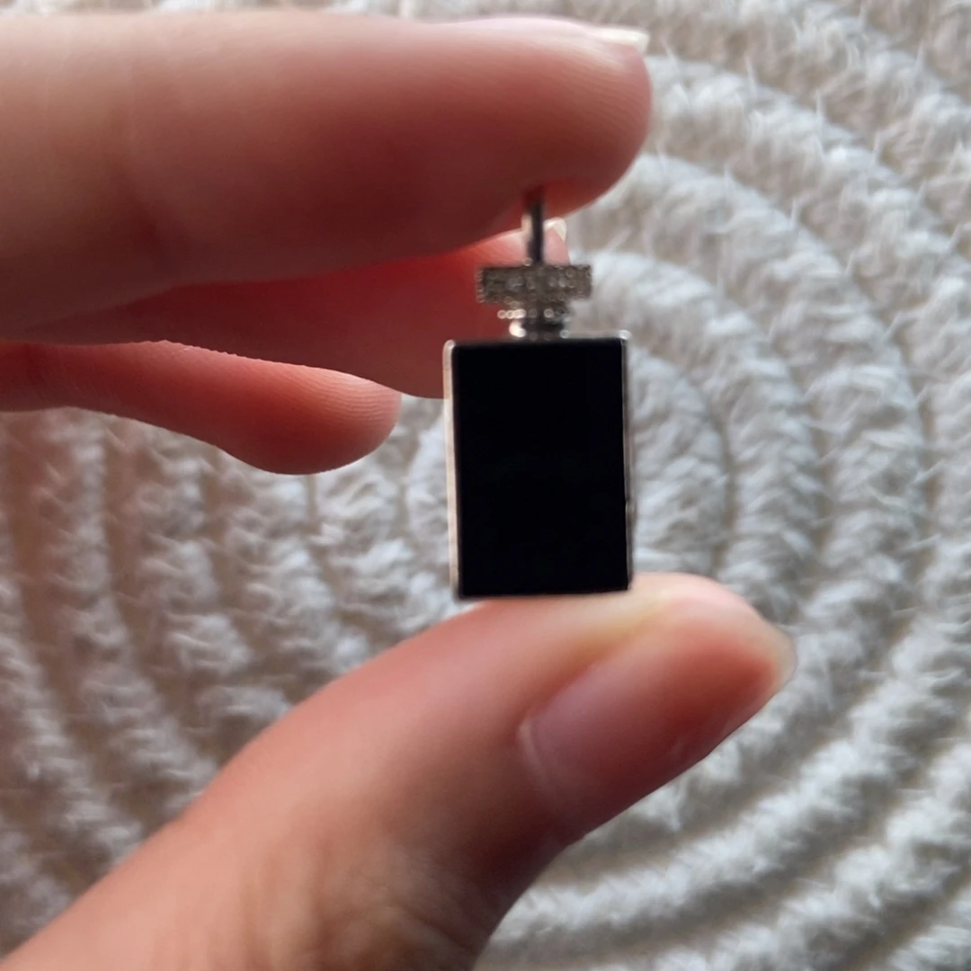 颈饰18K金镶嵌翡翠无事牌