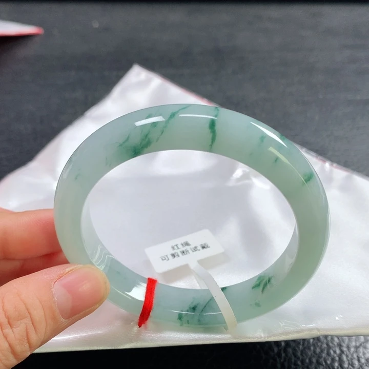 翡翠未镶嵌手镯58圈