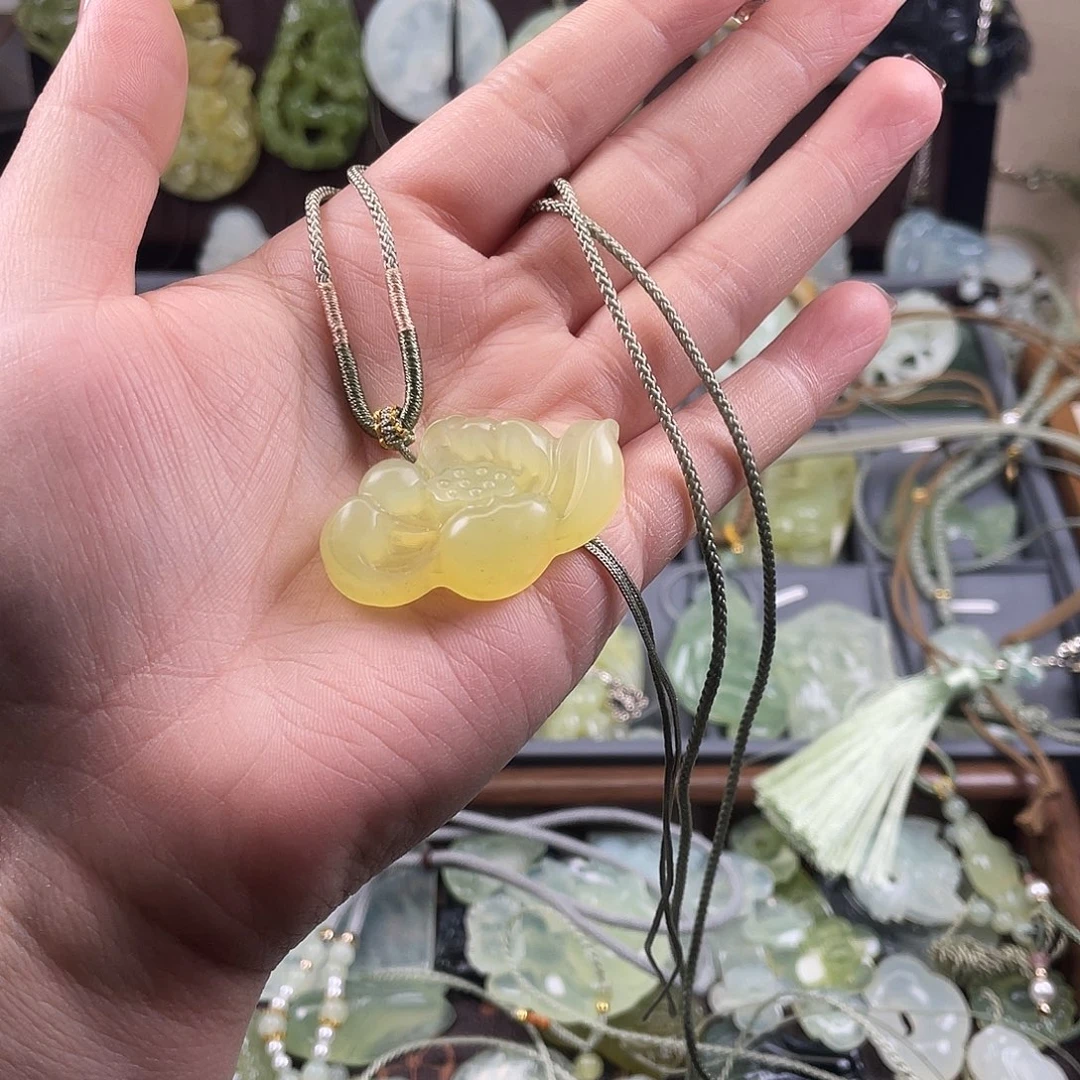 ****雨岫玉未镶嵌吊坠(赠链)